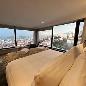 Louis Hotel